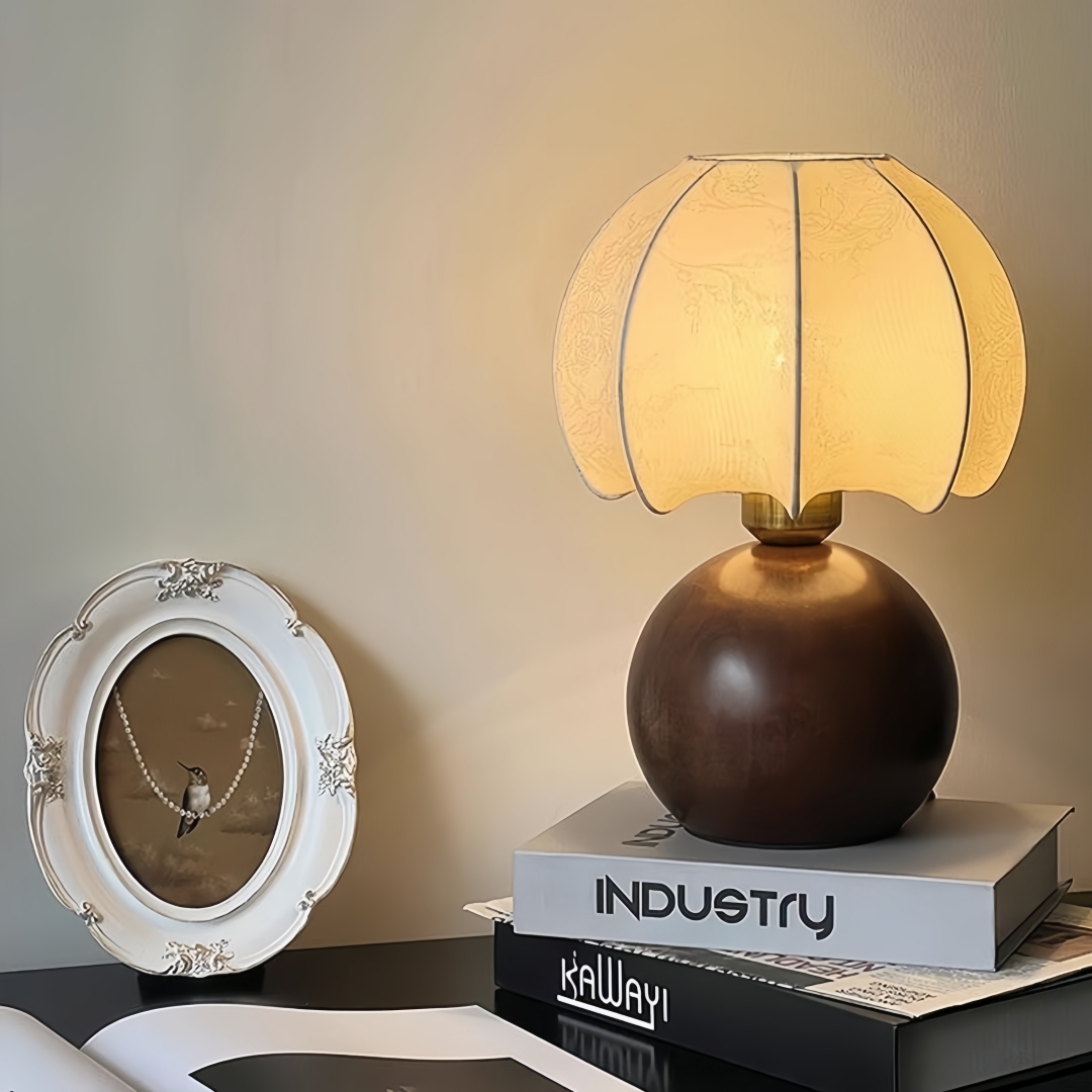 Vintage floral table lamp, med - Home Of Textiles 评论和价格